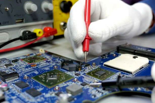 Falha no chip BGA MacBook conserto Águas Claras Brasília