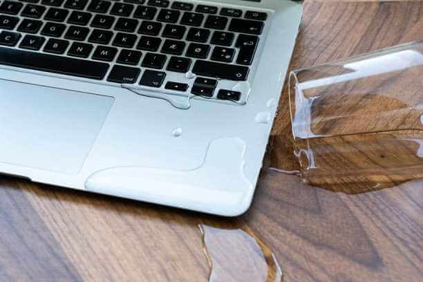 MacBook molhado conserto Brasília Águas Claras
